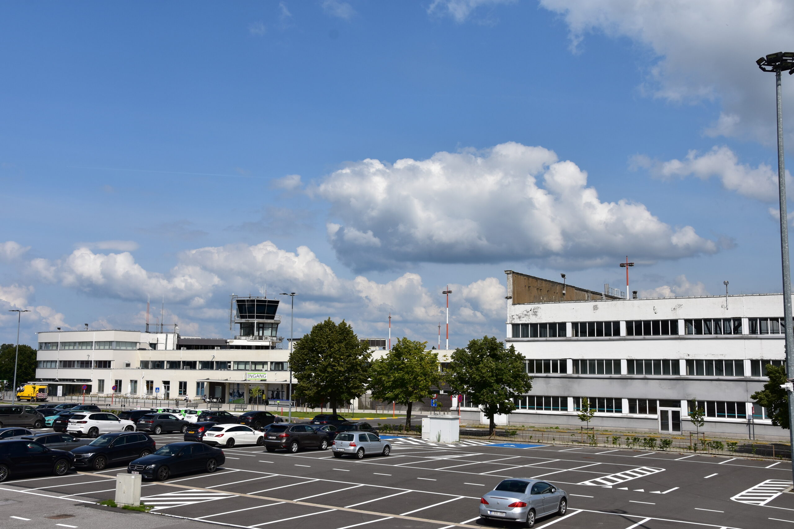 Luchthaven Deurne nooit rendabel zonder subsidies, geef het andere invulling